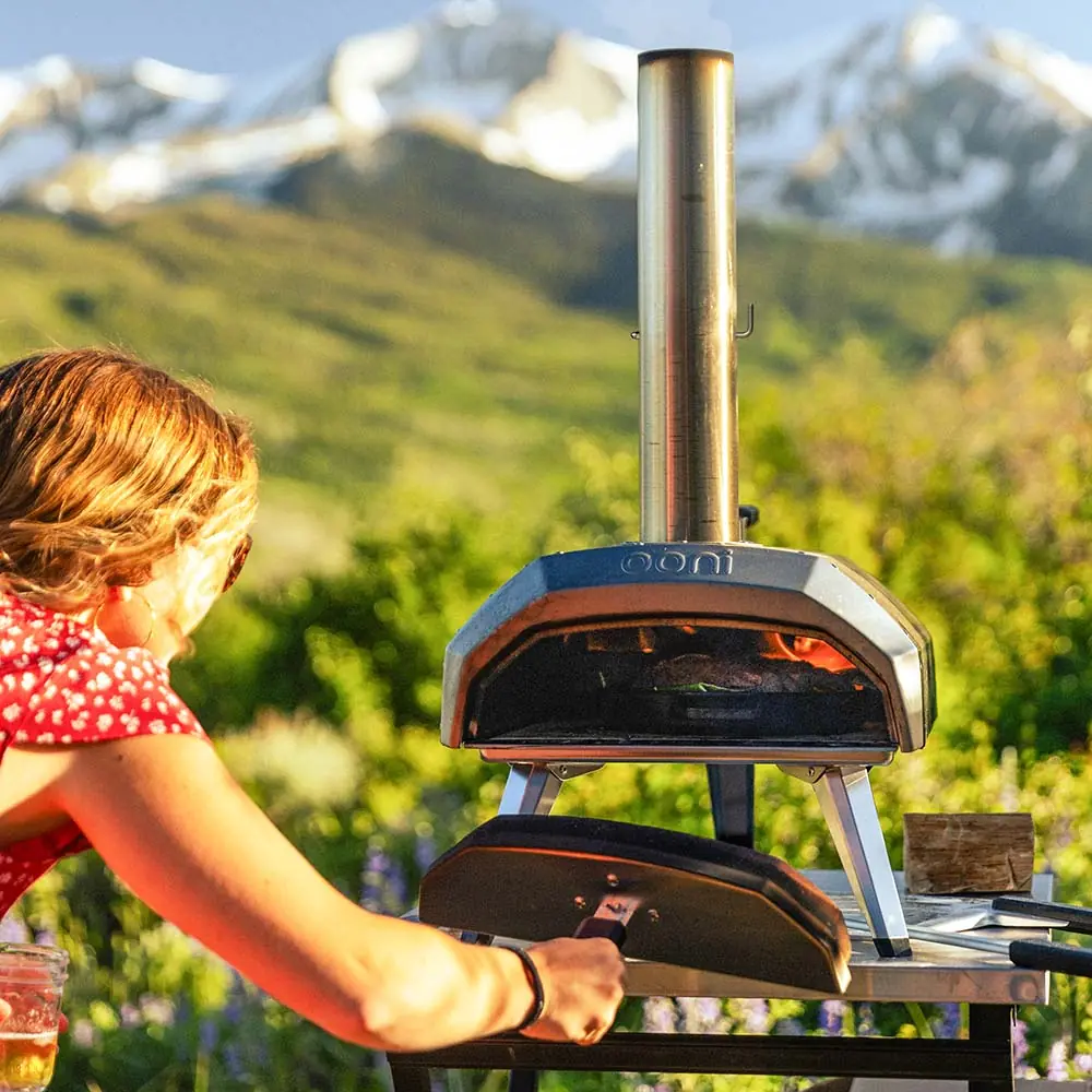 Ooni Karu 12 multi fuel pizza oven