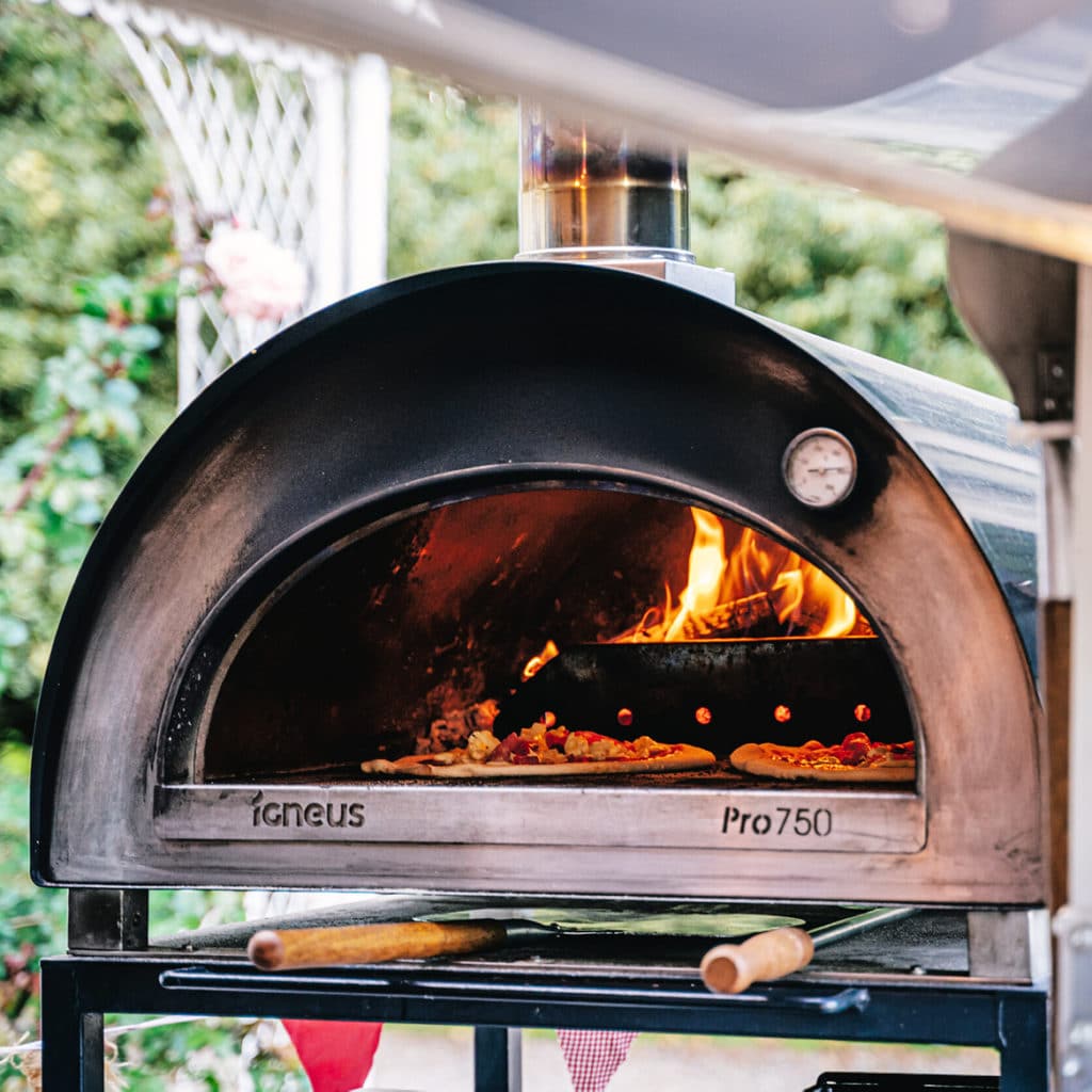 Outdoor garden commercial pizza oven