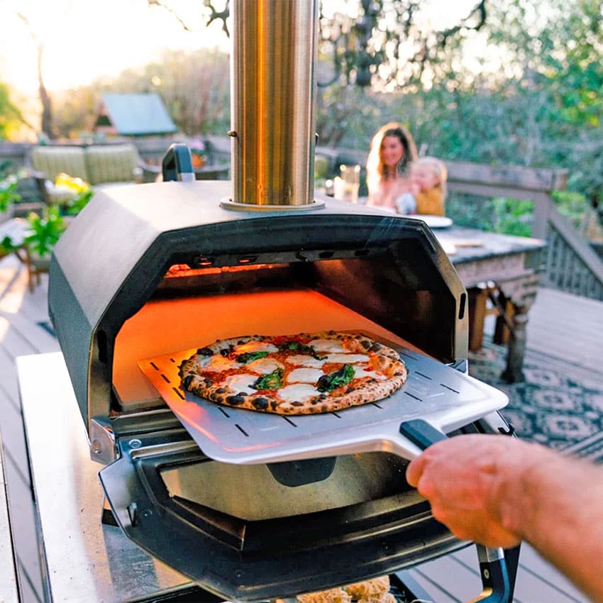 Ooni Karu 16 portable multi fuel pizza oven