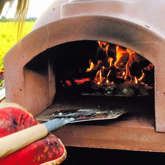 Igneus Ceramiko 600 wood fired pizza oven
