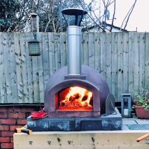 commercial outdoor garden and indoor pizza oven