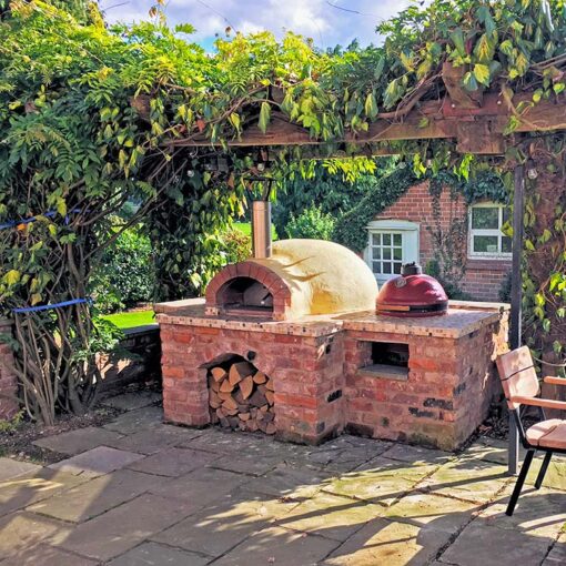Igneus Ceramiko Pro 1000 wood fired pizza oven