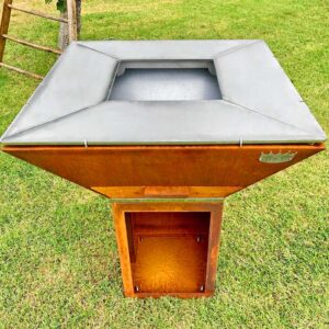 Clementi Colorado BBQ grill with log base