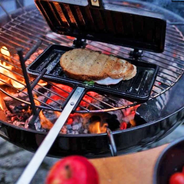 Toast iron cast iron