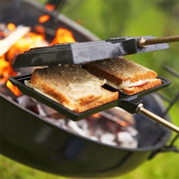 Toast iron cast iron