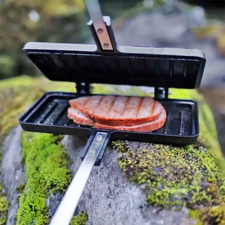 Toast iron cast iron