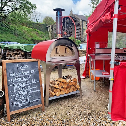 Igneus Pro 750 wood fired pizza oven - The Bridge Inn Pateley Bridge