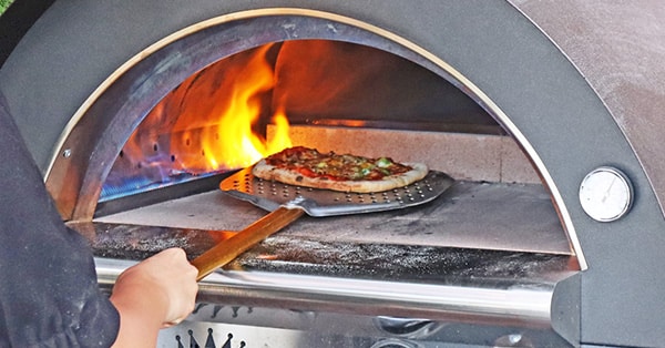 The Worlds End Pub - Clementi Family Gas pizza oven