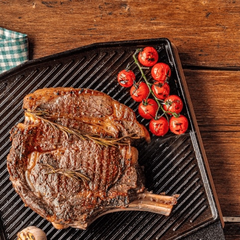 How to cook steak in a pizza oven