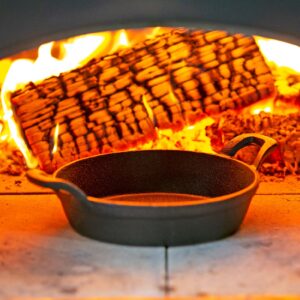 Igneus Pro Cast Iron Sizzler Pan with wooden serving board