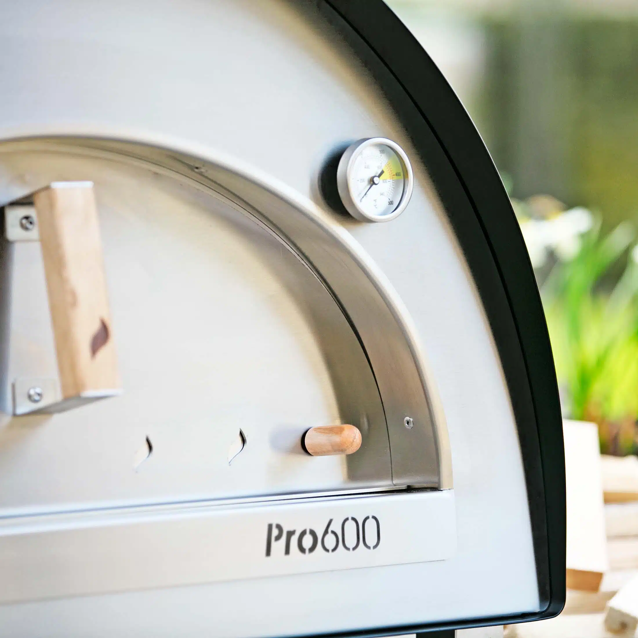 Igneus Pro 600 wood fired pizza oven - Igneus wood fired pizza ovens uk -