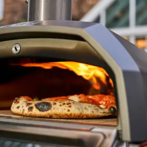Ooni Karu 12G portable multi fuel pizza oven
