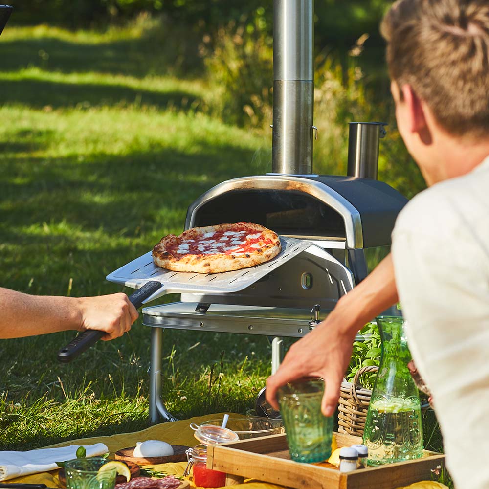 Ooni Fyra 12 wood pellet pizza oven
