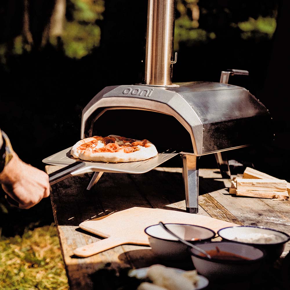 Ooni Karu 12 multi fuel pizza oven