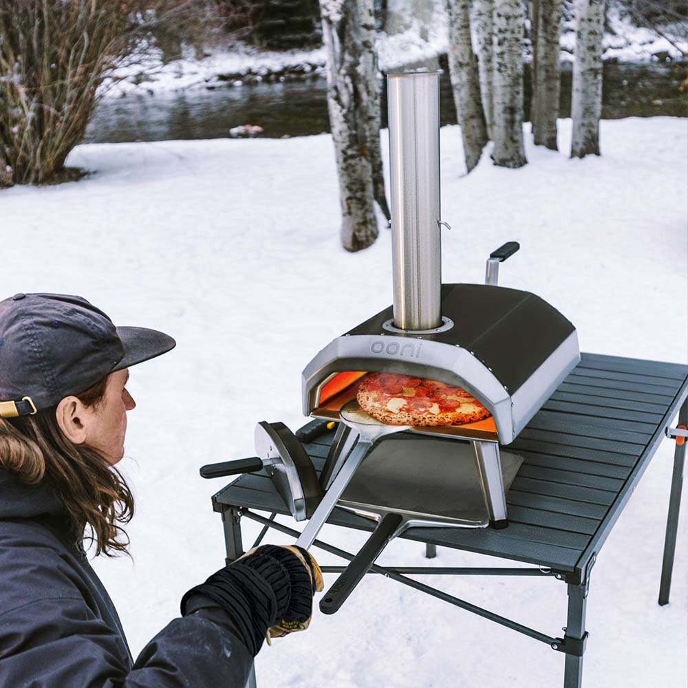 Ooni Karu 12 multi fuel pizza oven