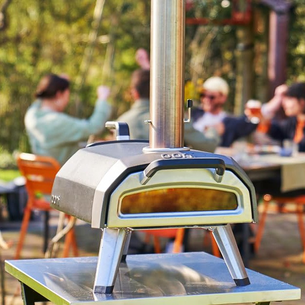 Ooni Karu 12G portable multi-fuel pizza oven
