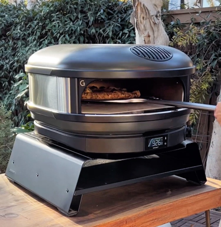 Gozney Arc XL 16 inch gas pizza oven in Off Black